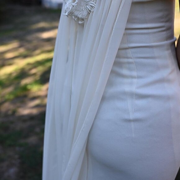 Ethereal Vintage Sweet Heart Neckline Wedding Dress with Train - Size Small - Picture 6 of 8